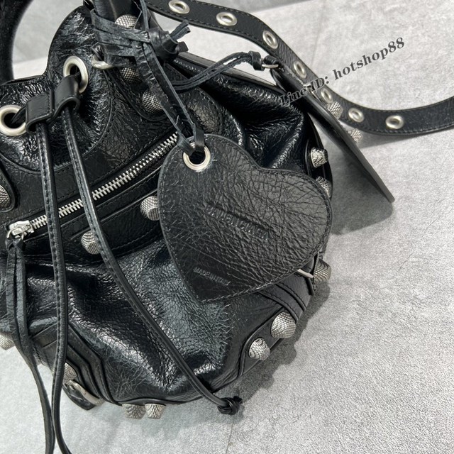 Balenciaga專櫃爆黑色肩背包 巴黎世家新款機車水桶包 fyj1789